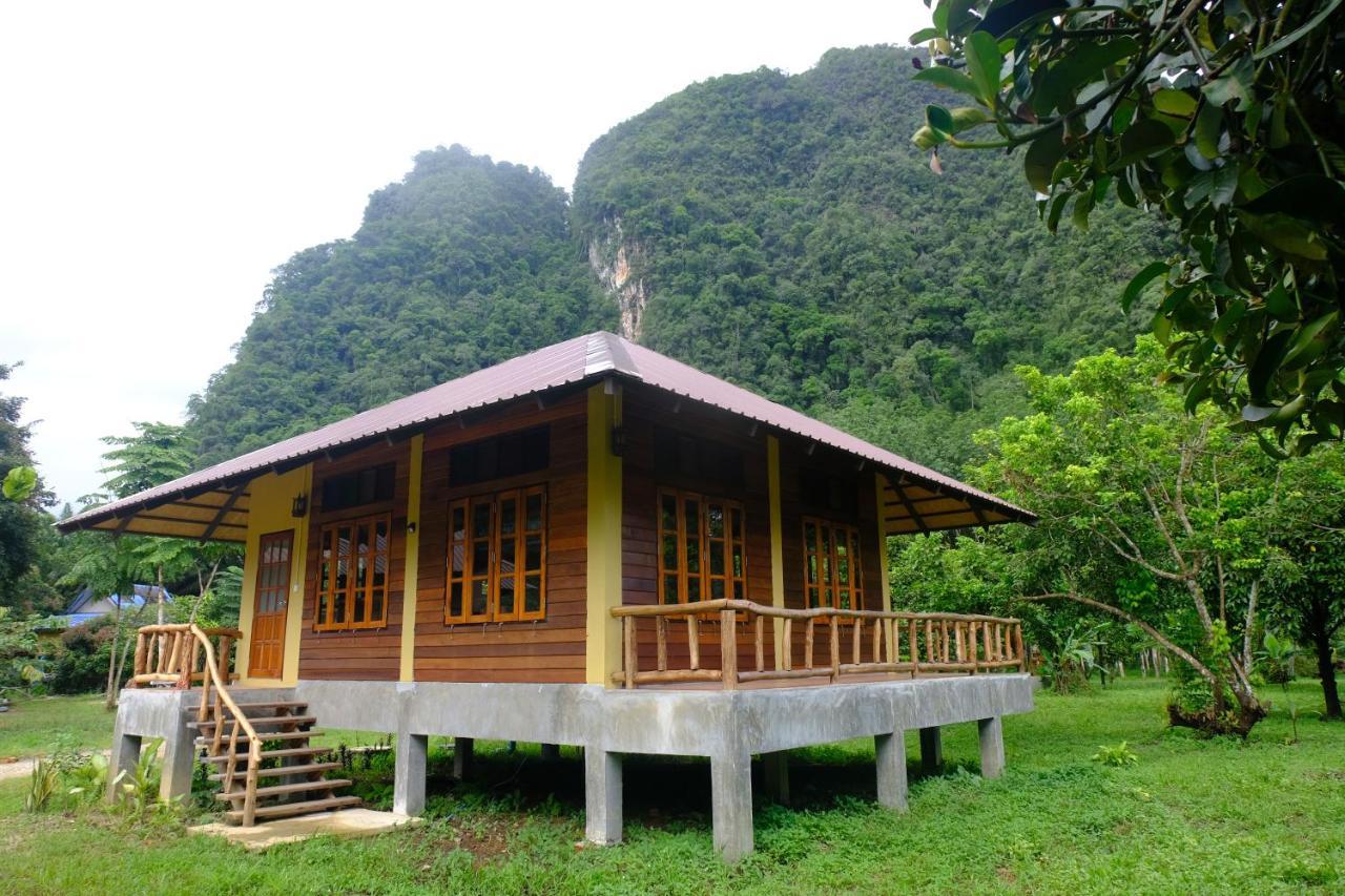 Monkey Mansion - Jungalows & Tours Khao Sok National Park Exterior foto